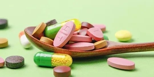 拨开抑郁阴霾：科学用药照亮心灵之路