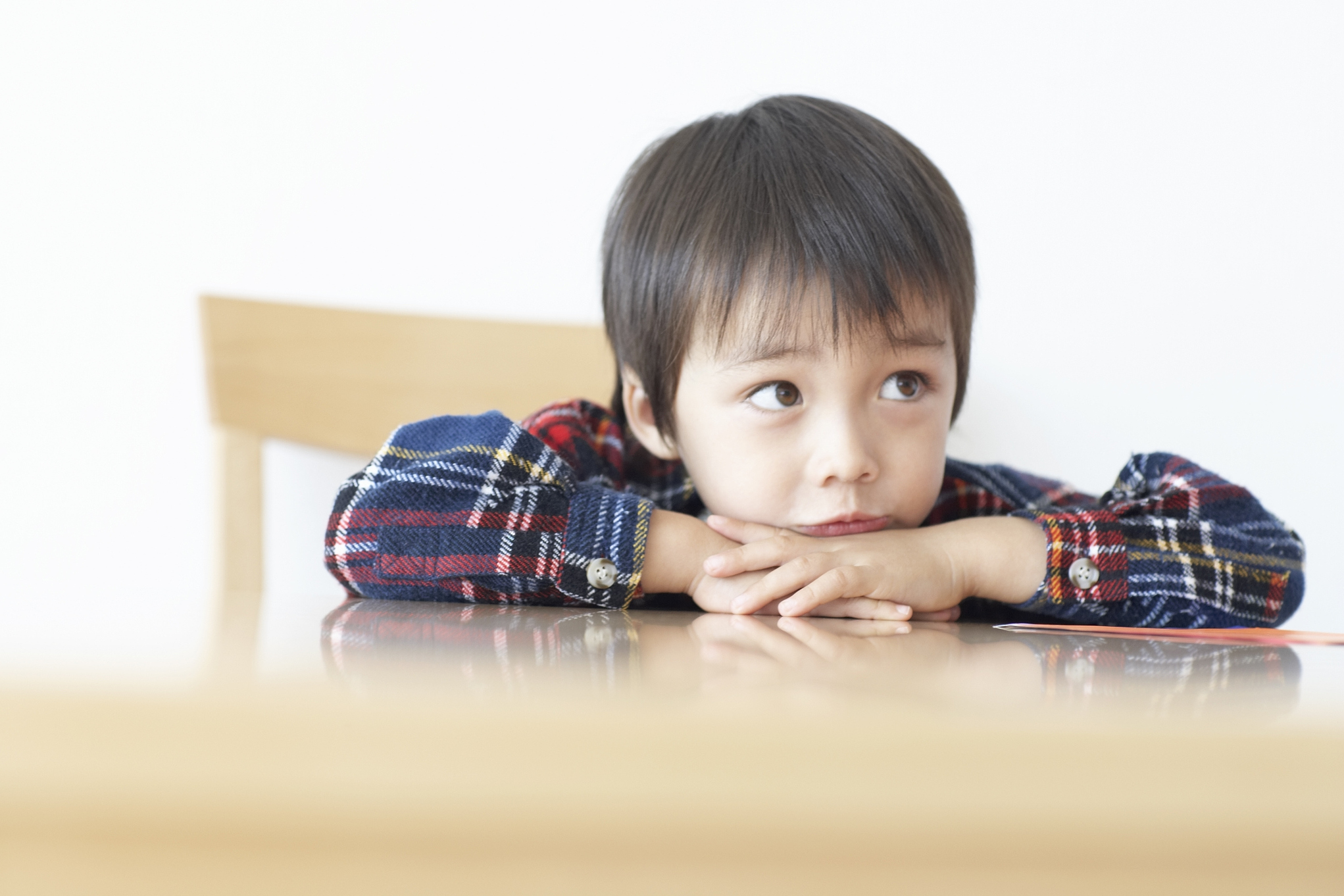 总说孩子多动症，先分清注意力差根源——别急着贴标签